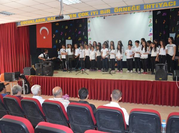 Osman Demir Ortaokulu Müzik Korosu